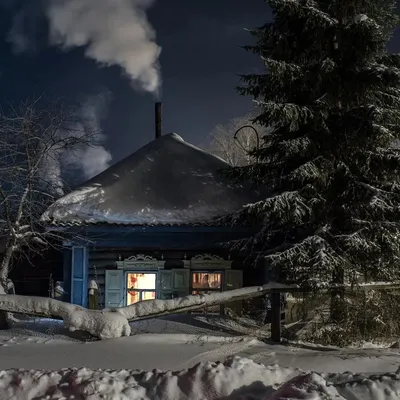 Зимний пейзаж с домом в деревне