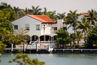 Жизнь на волне: Дом в Майами с потрясающим видом на океан