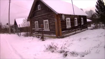 Снежная гармония: Фотка домика в деревне зимой