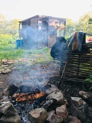 Фото на андроид с горным домиком: погружение в прекрасную природу на вашем устройстве