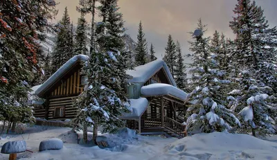Волшебный уголок: Картинка домика в зимней природе с форматами для скачивания