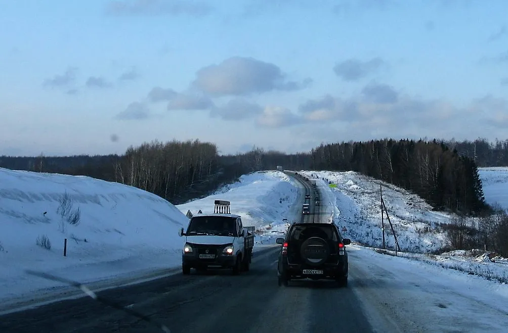 Дорога на новгород. Дорога зимняя Нижний Новгород. Дороги зимней Казани. Дорога в Казань на машине зимой. Дорога в Казань зимой.