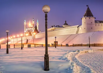 Фотографии заснеженных площадей Казани: Зимний городской пейзаж