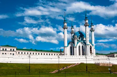 Зимние контрасты Казани: Фотографии городских пейзажей