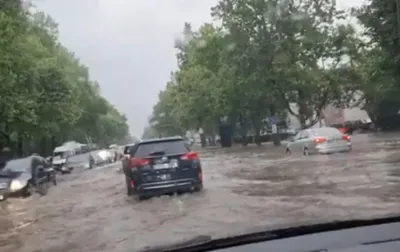 Красочное изображение дождя на рабочий стол.