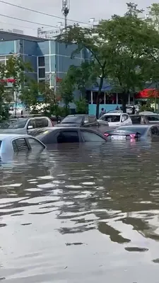 Фото дождя в Москве: Выберите размер