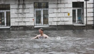 Капли неба: Удивительные моменты дождя в Москве