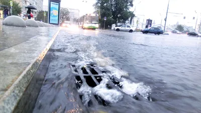 Новые изображения дождя в Москве