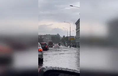 Скачать бесплатно фото дождя в Москве