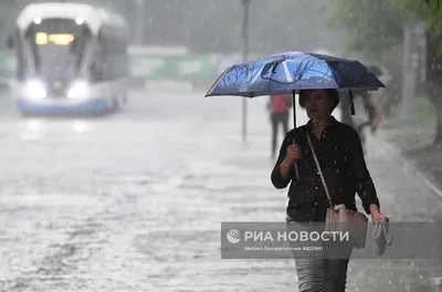 Обои на андроид с изображением дождя в Москве