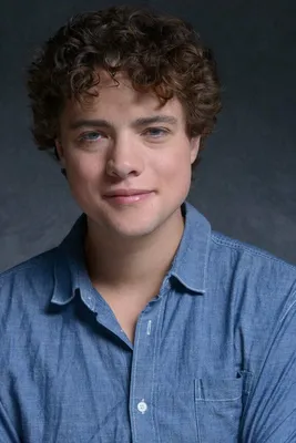 Фотографии знаменитого актера Douglas Smith для ваших коллекций