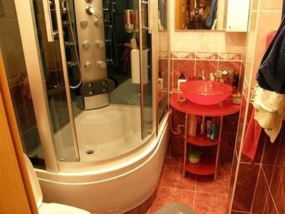 Душевая кабина в ванной: фото с эффектом кирпича