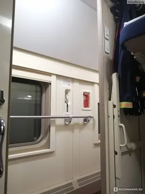 Ретроспектива: Изображения двухэтажного поезда в стиле прошлых десятилетий