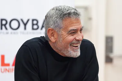 Фотографии Джорджа Клуни на пляже