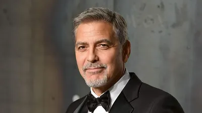 Изображения Джорджа Клуни в черно-белом стиле