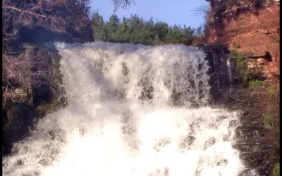 Красота водного танца: фото изумительного Джуринского водопада