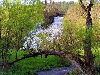 Величественное спектакль: фото потрясающего Джуринского водопада