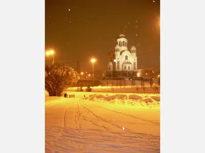 Зимний Колорит: Фотографии Екатеринбурга в Ярких Зимних Оттенках