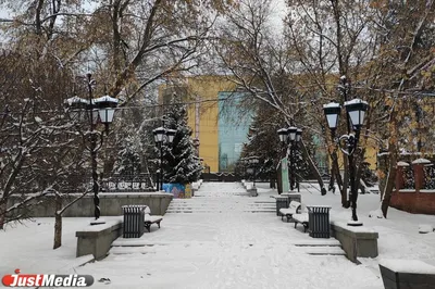 Зимний Городской Ландшафт: Фотографии Екатеринбурга с Подчеркнутой Архитектурой