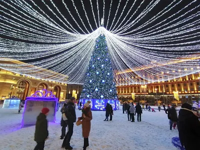 Зимнее волшебство Московских елей: Загрузка фото в любом формате