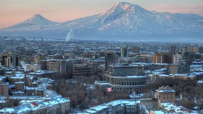 Зимние краски Еревана: Изысканные изображения для загрузки