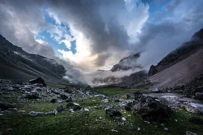 Фанские горы на фотографиях: величественная природа в объективе