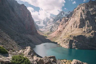 Откройте для себя великолепие Фанских гор с нашими фотографиями в 4К