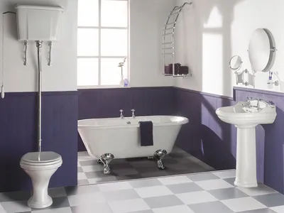 Уникальная атмосфера в фиолетовой ванной комнате