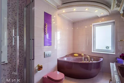 Стильная и современная фиолетовая ванная комната