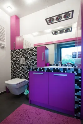 Скачать фото фиолетовой ванной комнаты бесплатно