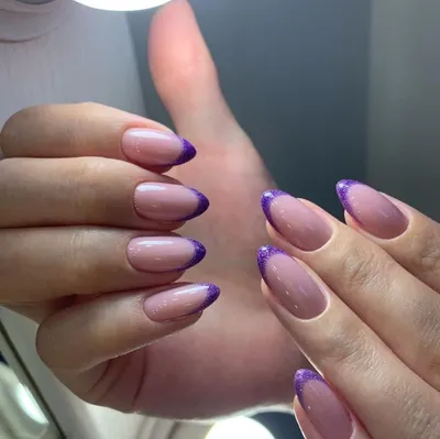 Фиолетовые ногти: фотографии с разными финишами и текстурами