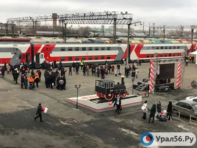 Рельсы и красота: Фирменный поезд Оренбуржье в разнообразных размерах