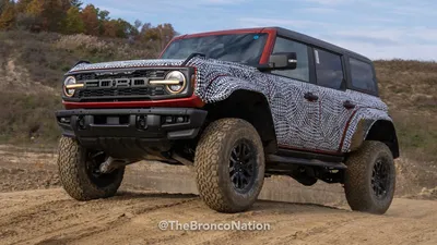 Ford Bronco 2023: Фото с различными задними фонарями и передними фарами