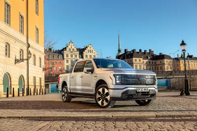 Новые фотки Ford F-150 2023: различные цветовые решения