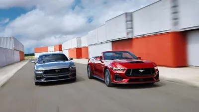 Фото Ford Mustang 2023 в различных ракурсах