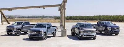 Ford Super Duty F-350 DRW 2023: Фото для использования в каталогах и брошюрах