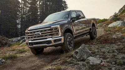 Фото Ford Super Duty F-350 SRW 2023 для автомобильных блогеров и инфлюенсеров.