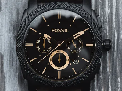 Шик и роскошь: Fossil часы в объективе камеры