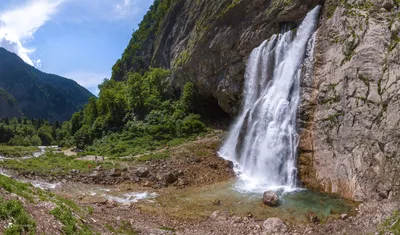 Фотография Гегского водопада, вдохновляющая к исследованию природы