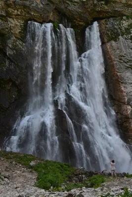 Фото Гегского водопада, позволяющее прочувствовать его живую энергию