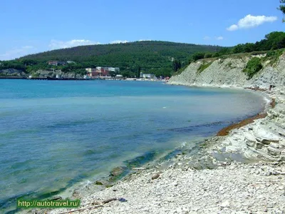 Фото пляжа Геленджик с песчаным берегом