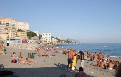 Откройте для себя красоту пляжей Генуи на фотографиях