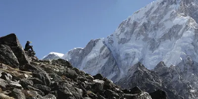 Атмосферные гифки с пейзажами Гималайского хребта