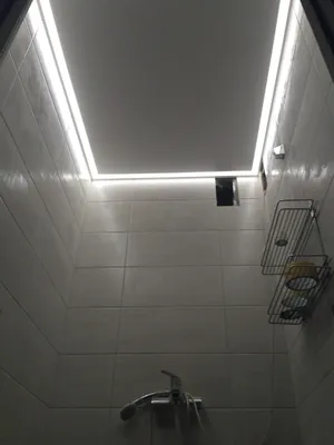 Фото глянцевого натяжного потолка в ванной: идеи для вашего проекта