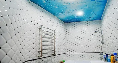 Картинки глянцевого натяжного потолка в ванной