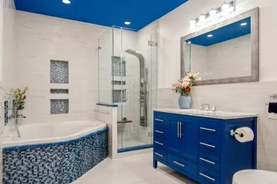 Фото голубой ванной комнаты в высоком разрешении