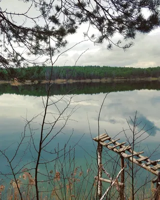 Фотография голубого озера в Чернигове - арт-рисунок в 4K разрешении