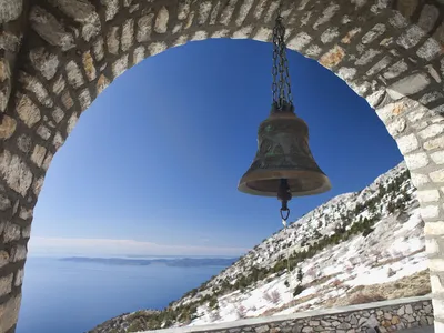 Фото горы Афон Греция: выберите размер и формат (JPG, PNG, WebP)