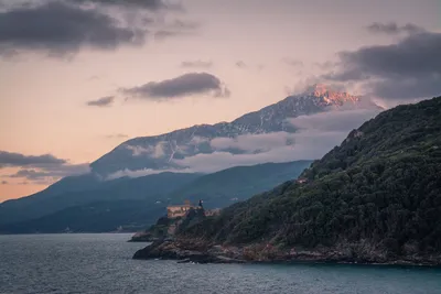 Откройте для себя потрясающие фото Горы Афон в Греции