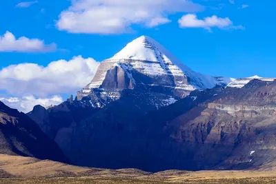 Фотография горы Кайлас Свастики в 4K разрешении